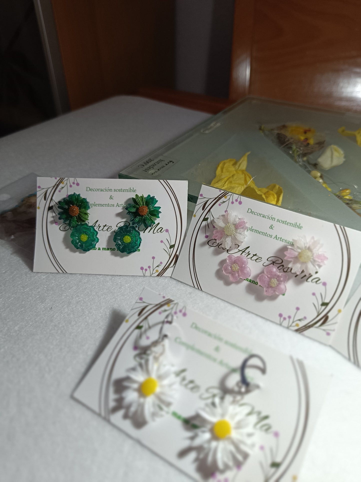 Pendientes de resina