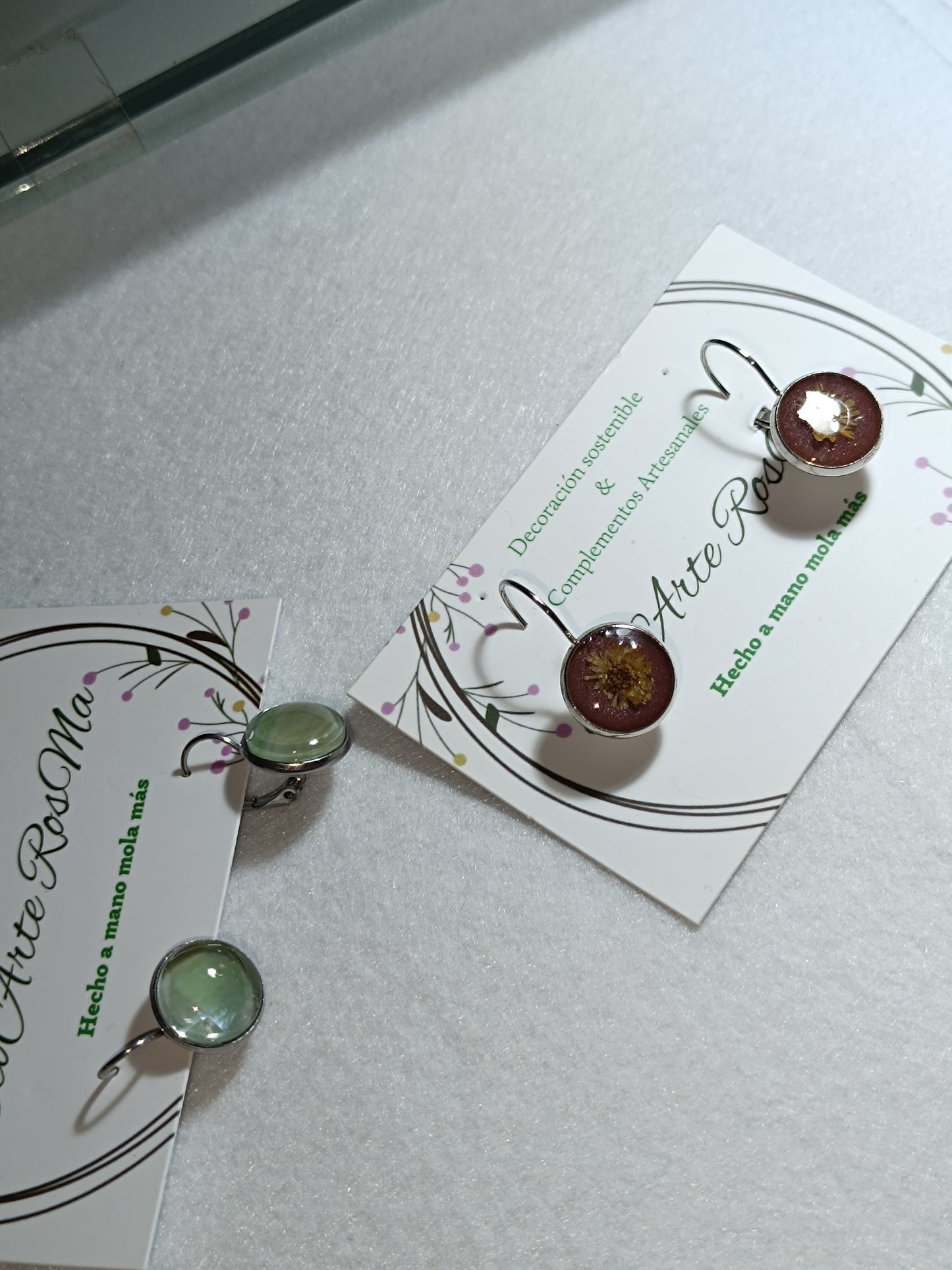 Pendientes de resina