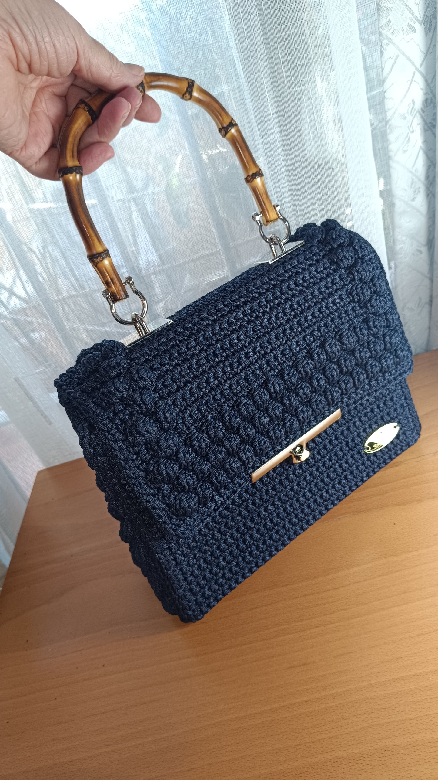 BOLSO DE MANO A CROCHET