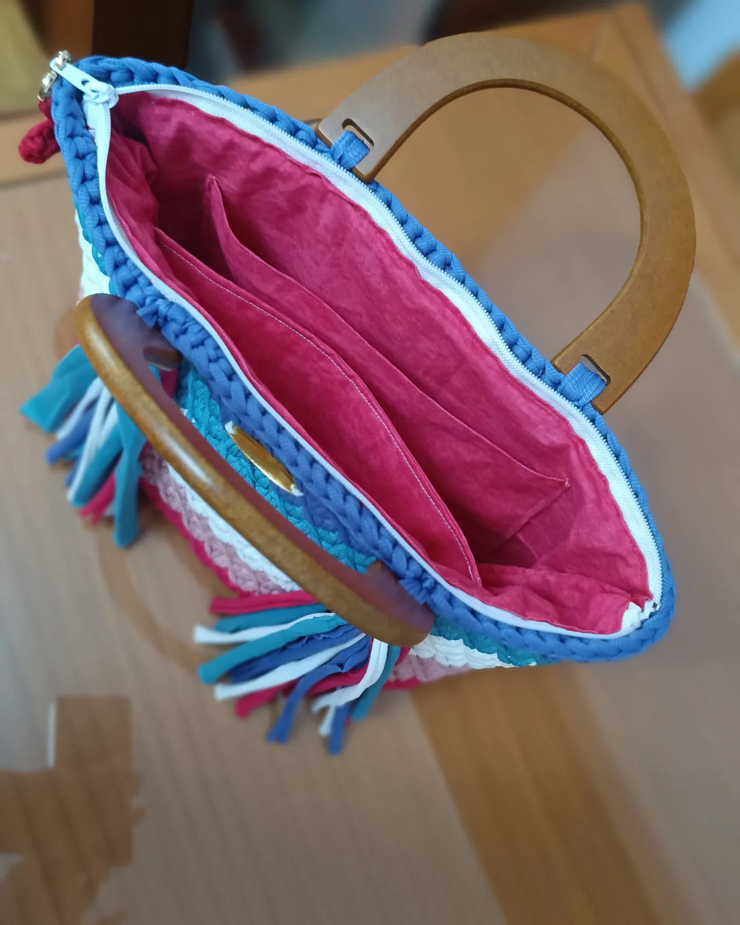 BOLSO MULTICOLOR A CROCHET