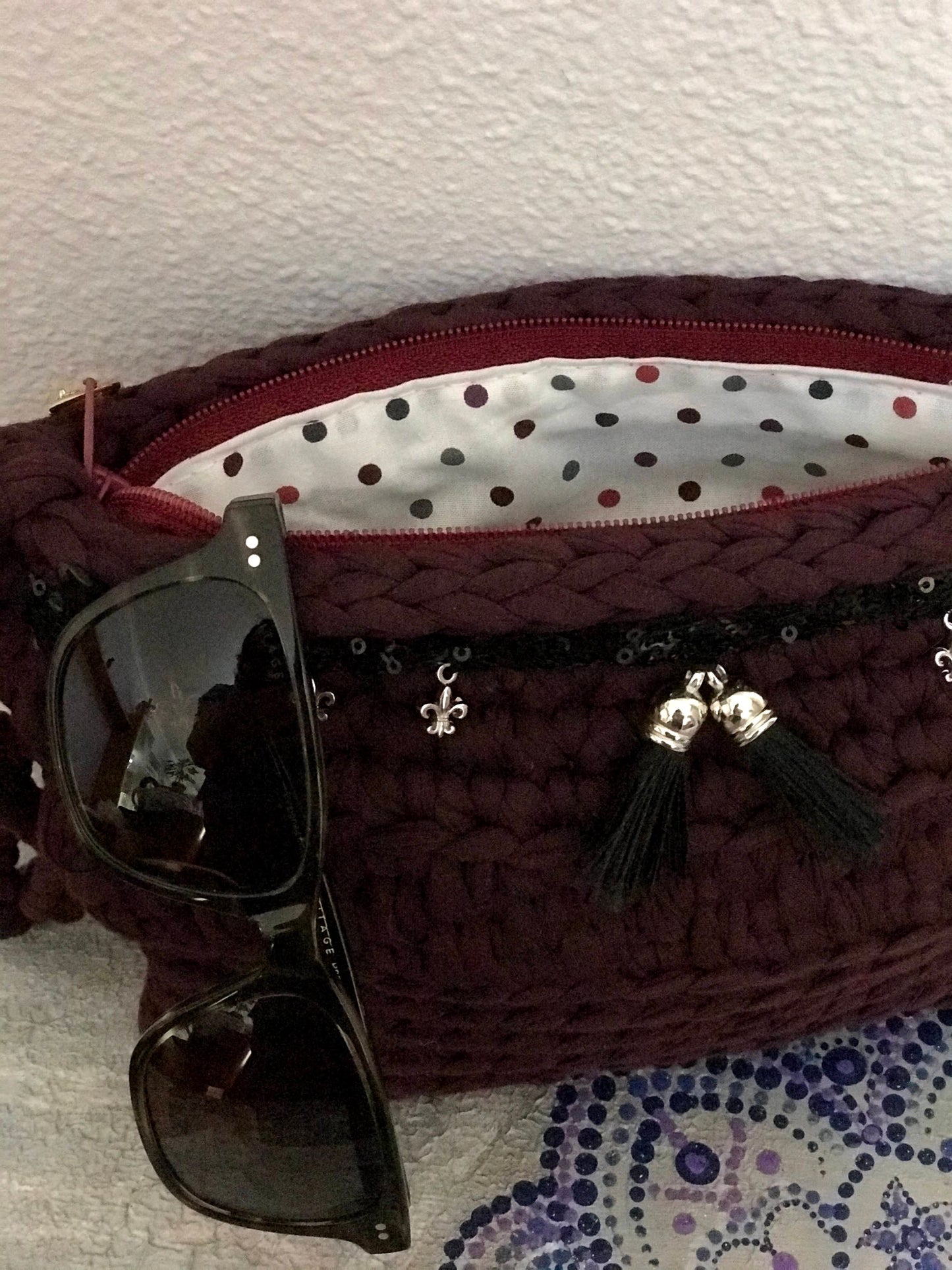 BOLSO DE MANO A CROCHET BURDEOS