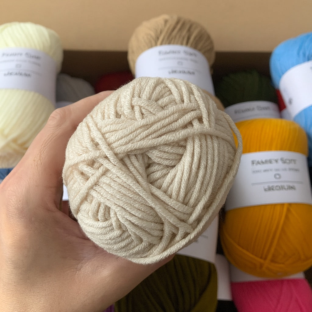 Ovillo Idealium Family Soft – Lana para toda la familia 50 g