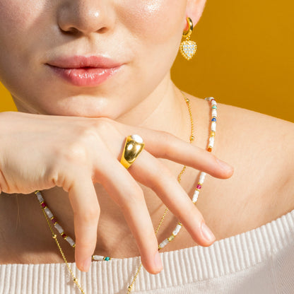 Anillo con Madreperla Blanca acabado oro 18k - Gaudark
