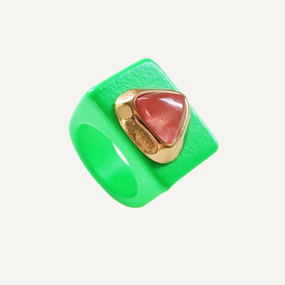 Anillo Verde Fluor con piedra natural Cuarzo sandia