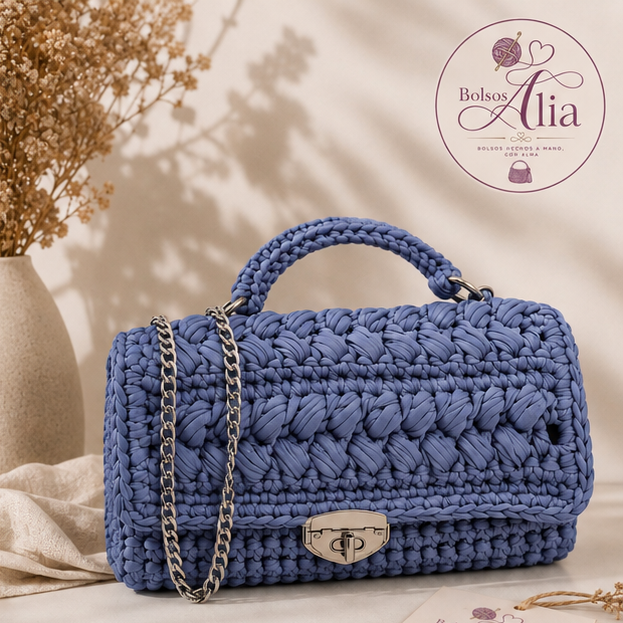 Bolso de crochet azul artesanal Alia Blue hecho a mano